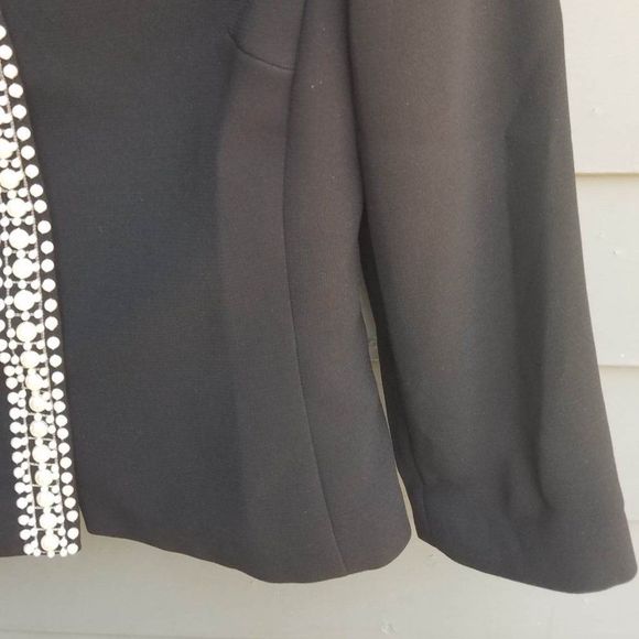 Tahari Black Jacket with Faux Pearl Trim size 6 - Picture 6 of 13
